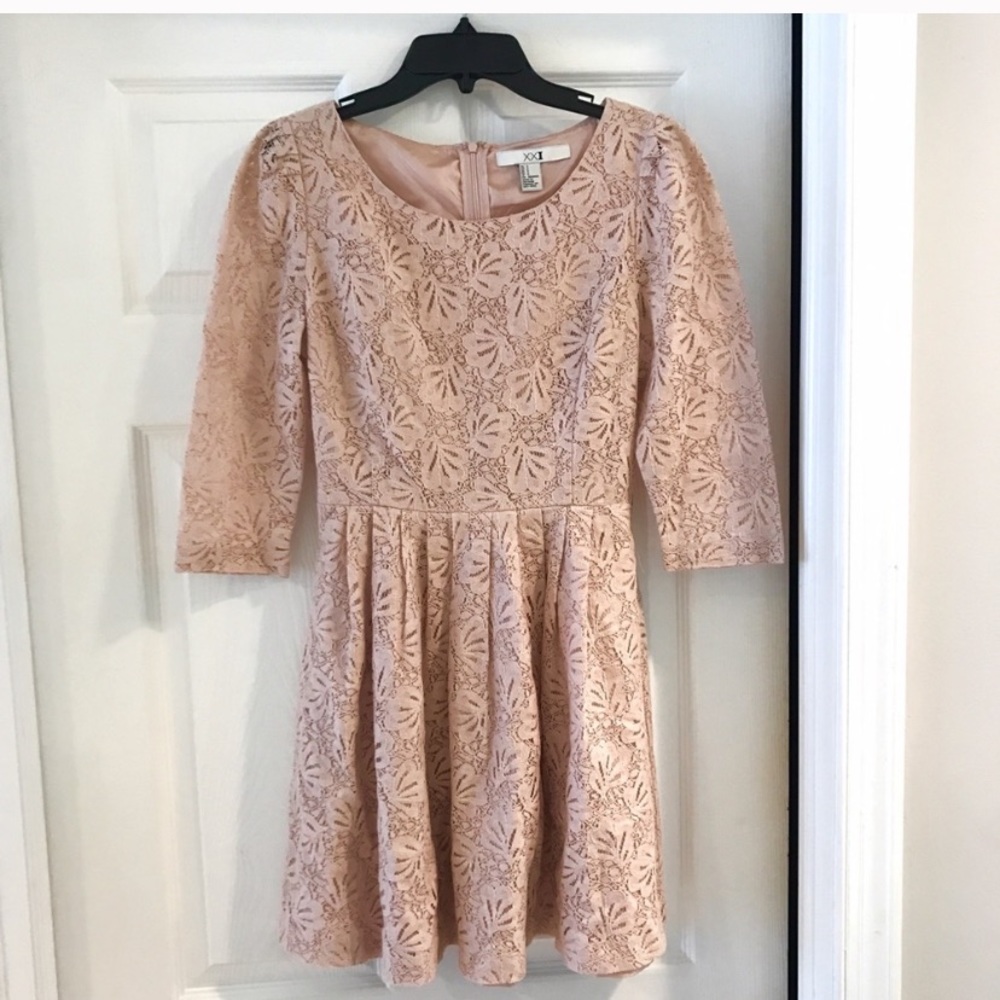 Light pink lace dress - forever 21